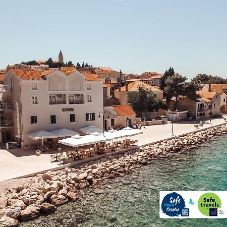 Primošten Guest House Adria المظهر الخارجي الصورة